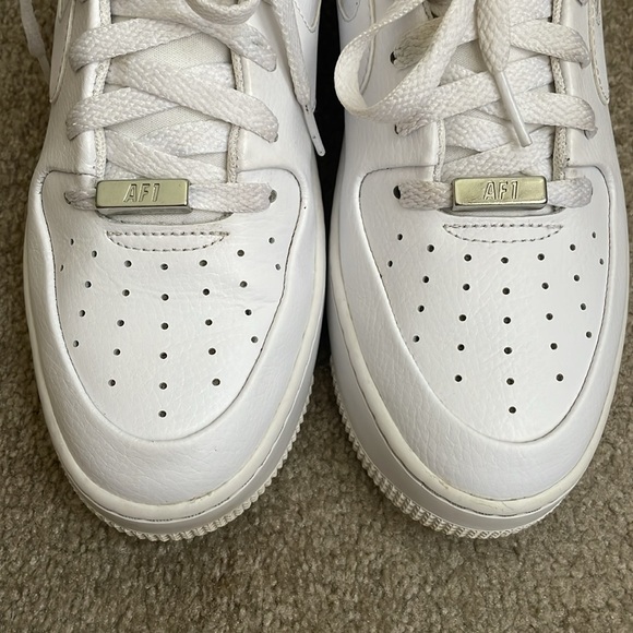 Nike Air Force 1 platform sneakers in triple white - Picture 6 of 9